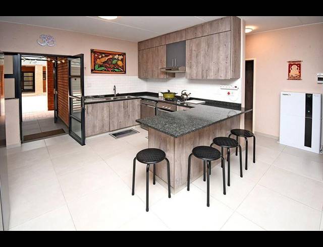 3 BEDROOM APARTMENT FOR SALE IN ATLASVILLE